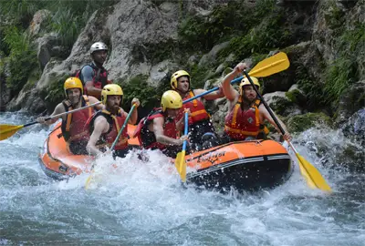 Rafting Explorer Lao