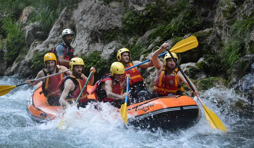Rafting Explorer Lao